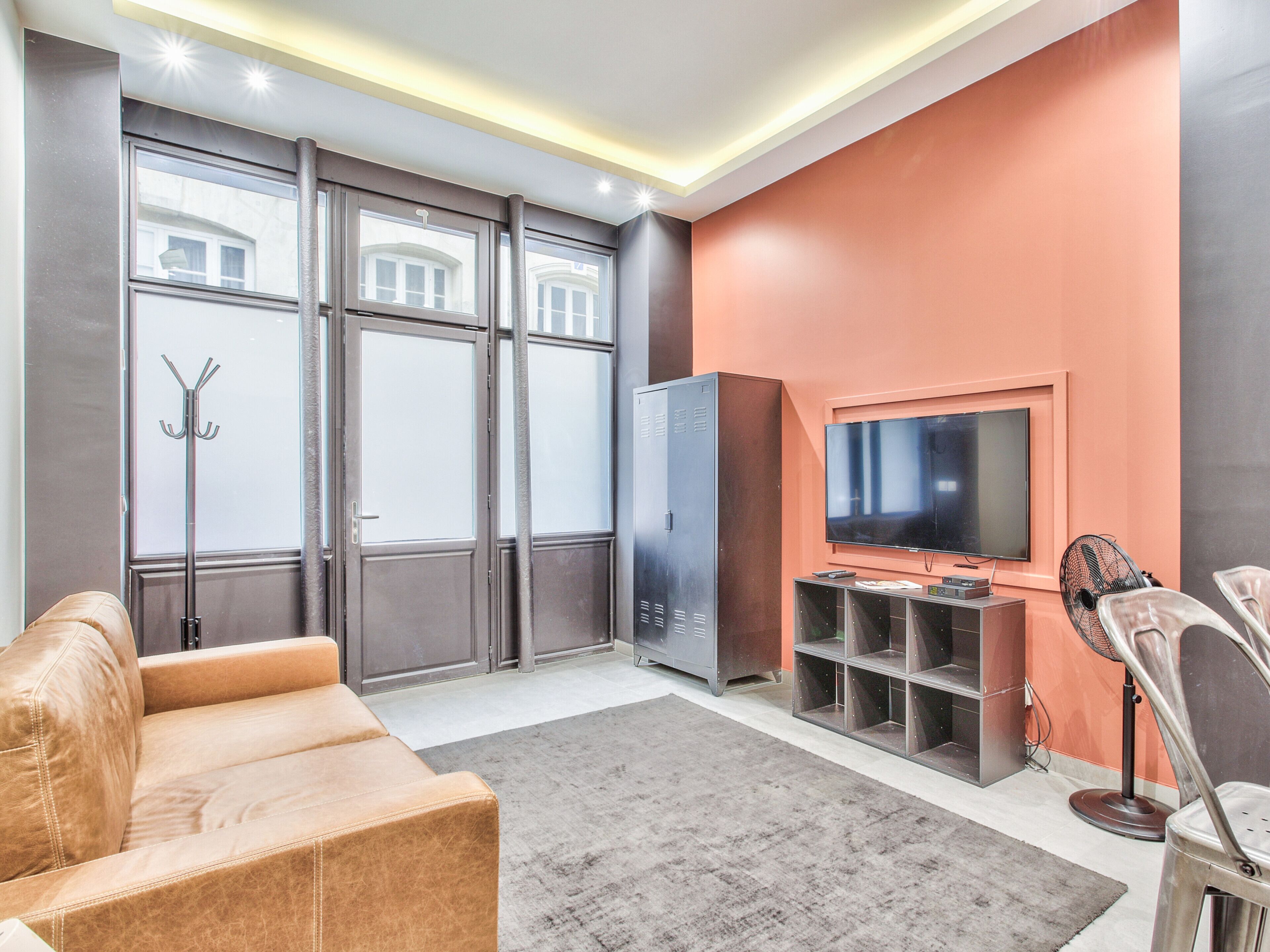 Nice industrial studio in the Marais in Paris - Welkeys