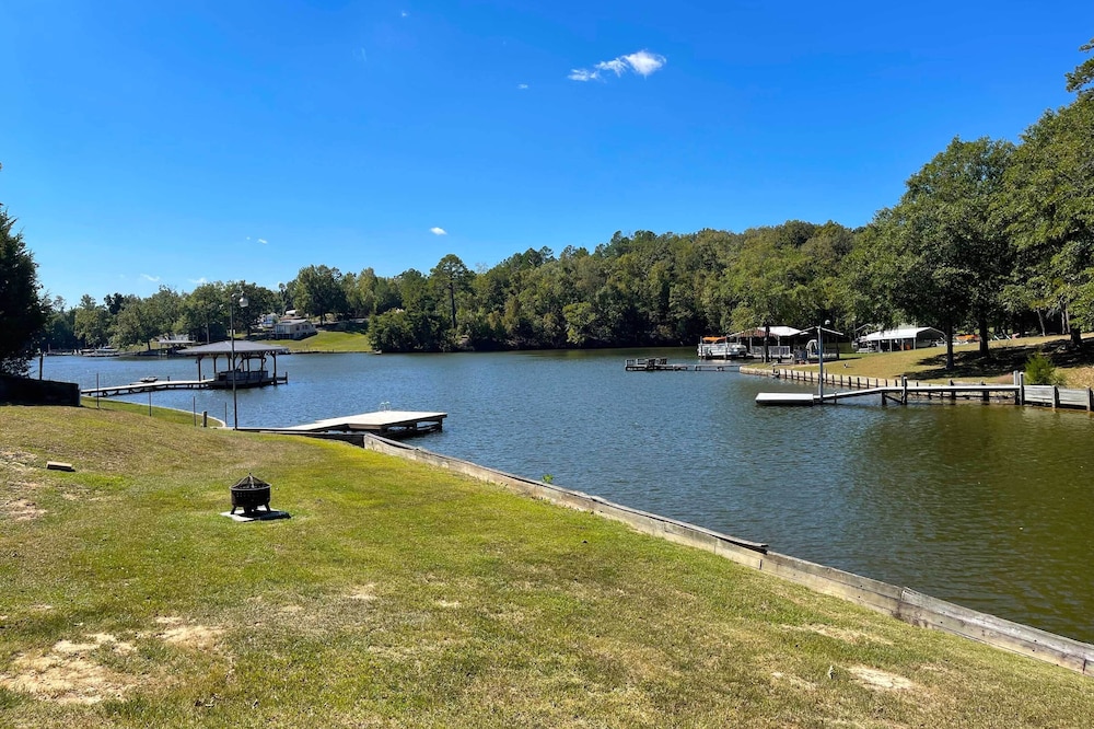 Pet-Friendly Lakefront Retreat w/ Deck & Dock