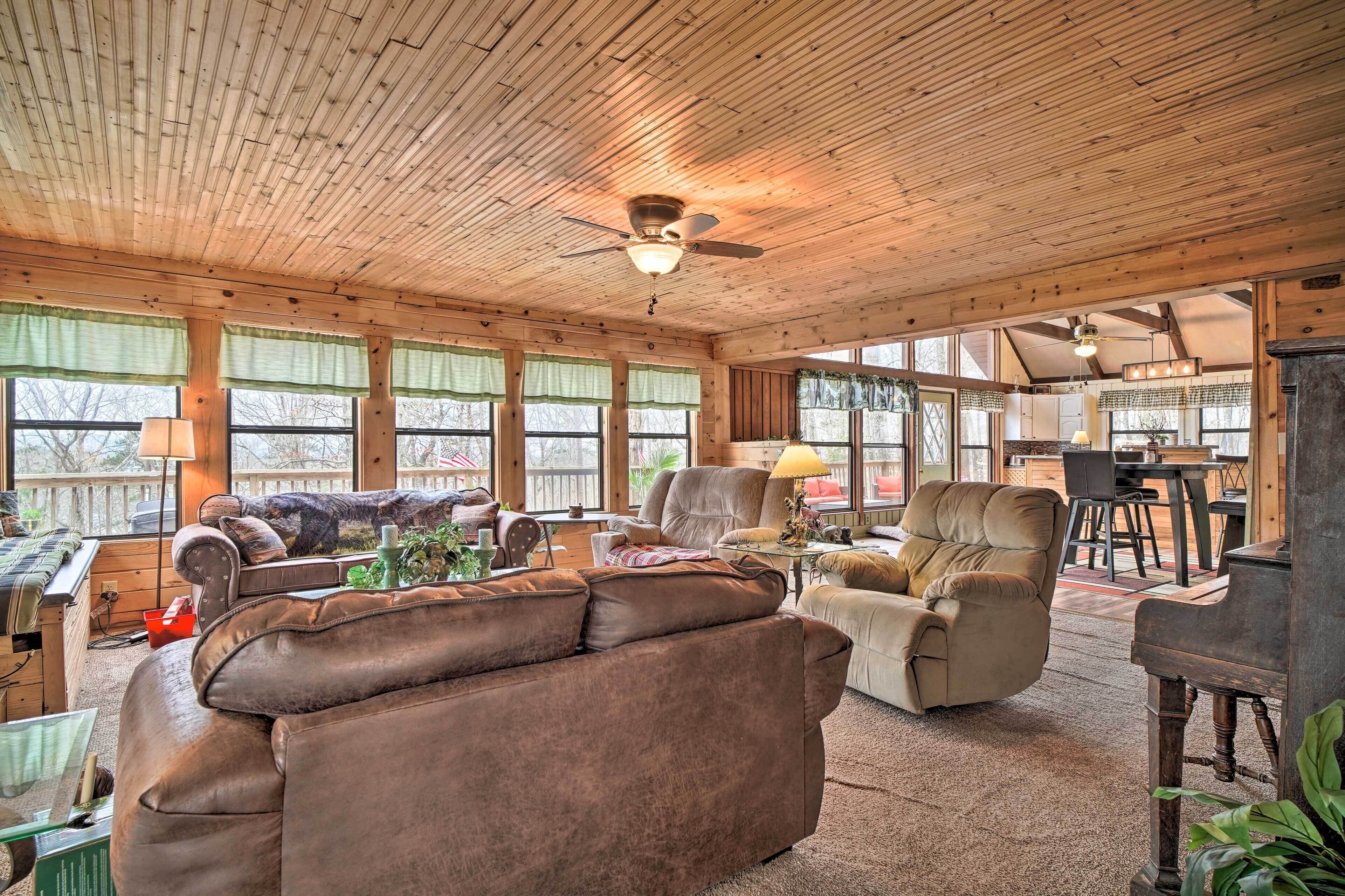 Douglas Lake Cabin w/ Deck & Smoky Mtn Views!