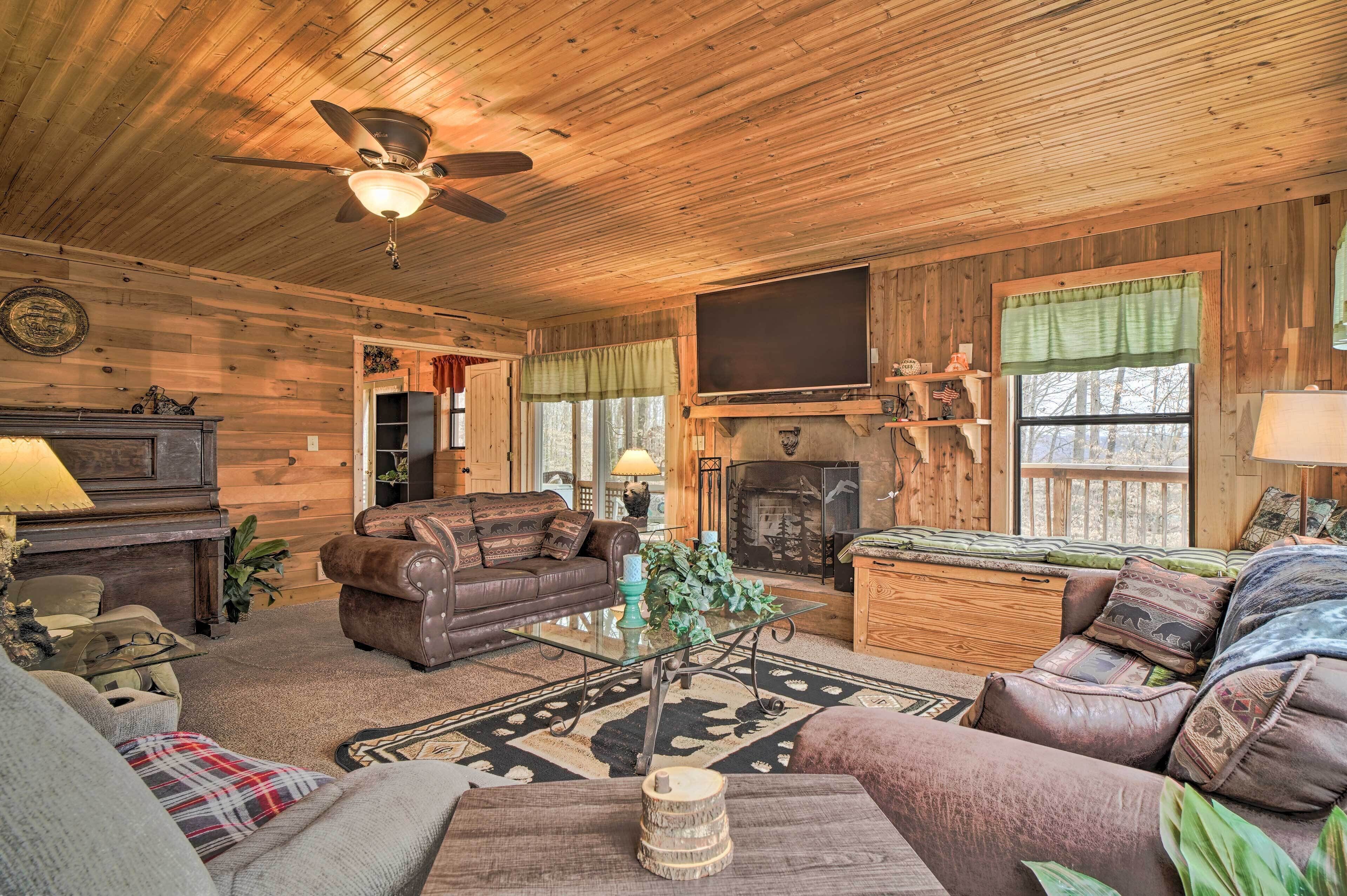 Douglas Lake Cabin w/ Deck & Smoky Mtn Views!