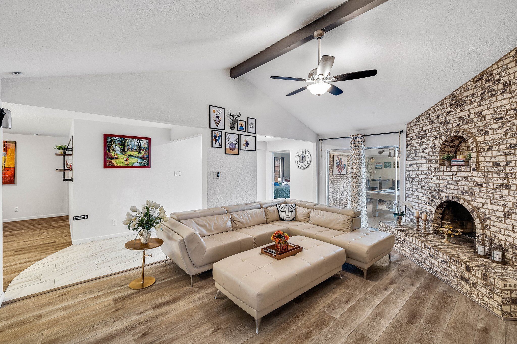 Cozy & Bright Family Oasis ~ Spacious~ Pool Table