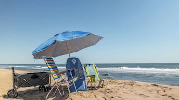 Beach nearby, sun loungers