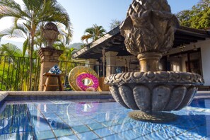 Massage mô sâu, massage thể thao, dịch vụ massage 