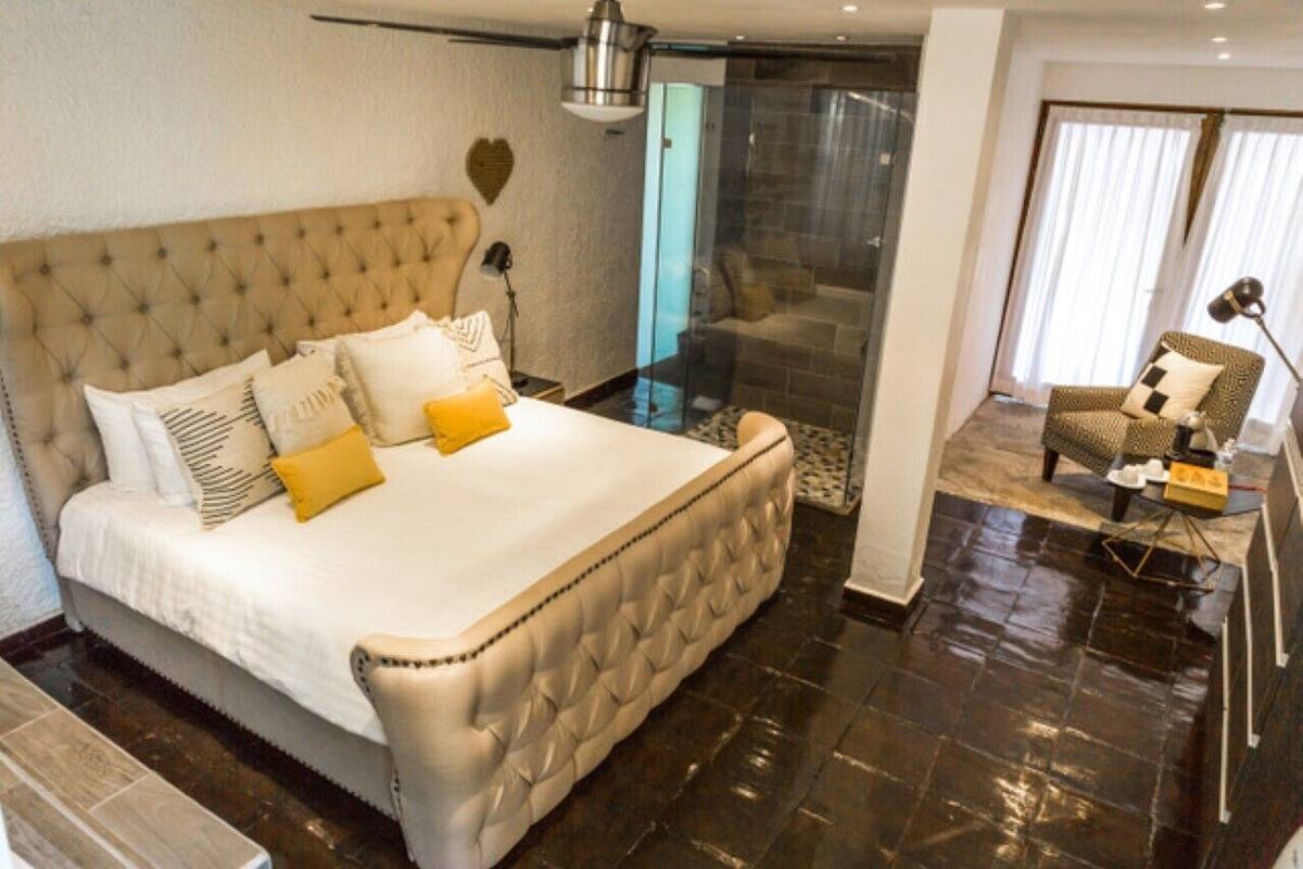 Romantic Room, 1 King Bed | Premium bedding, Select Comfort beds, in-room safe, laptop workspace