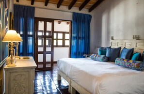 Classic Room | Premium bedding, Select Comfort beds, in-room safe, laptop workspace - Hotel Hacienda Maria Elena (Puerto Vallarta)