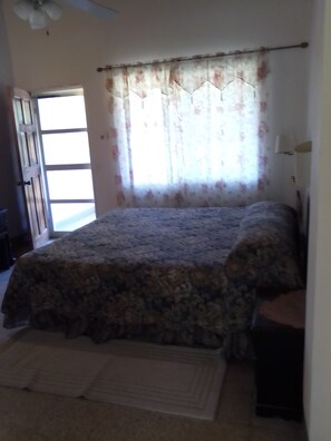 4 bedrooms, iron/ironing board, free WiFi, bed sheets