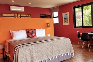 1 habitación, escritorio, tabla de planchar con plancha y wifi gratis 