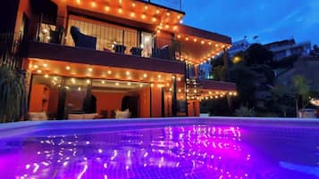 Piscine extérieure, piscine chauffée