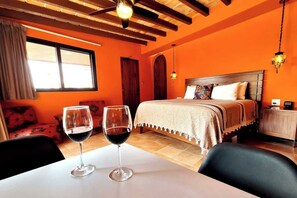 3 chambres, fer et planche à repasser, Wi-Fi gratuit, draps fournis