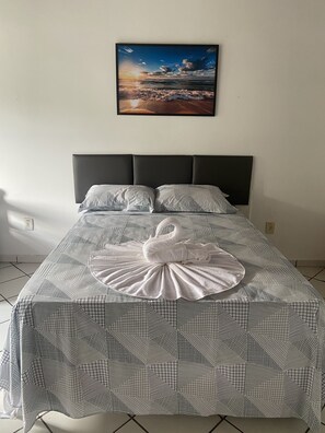 Desk, free WiFi, bed sheets - Pousada Meraki Beach (Caraguatatuba)