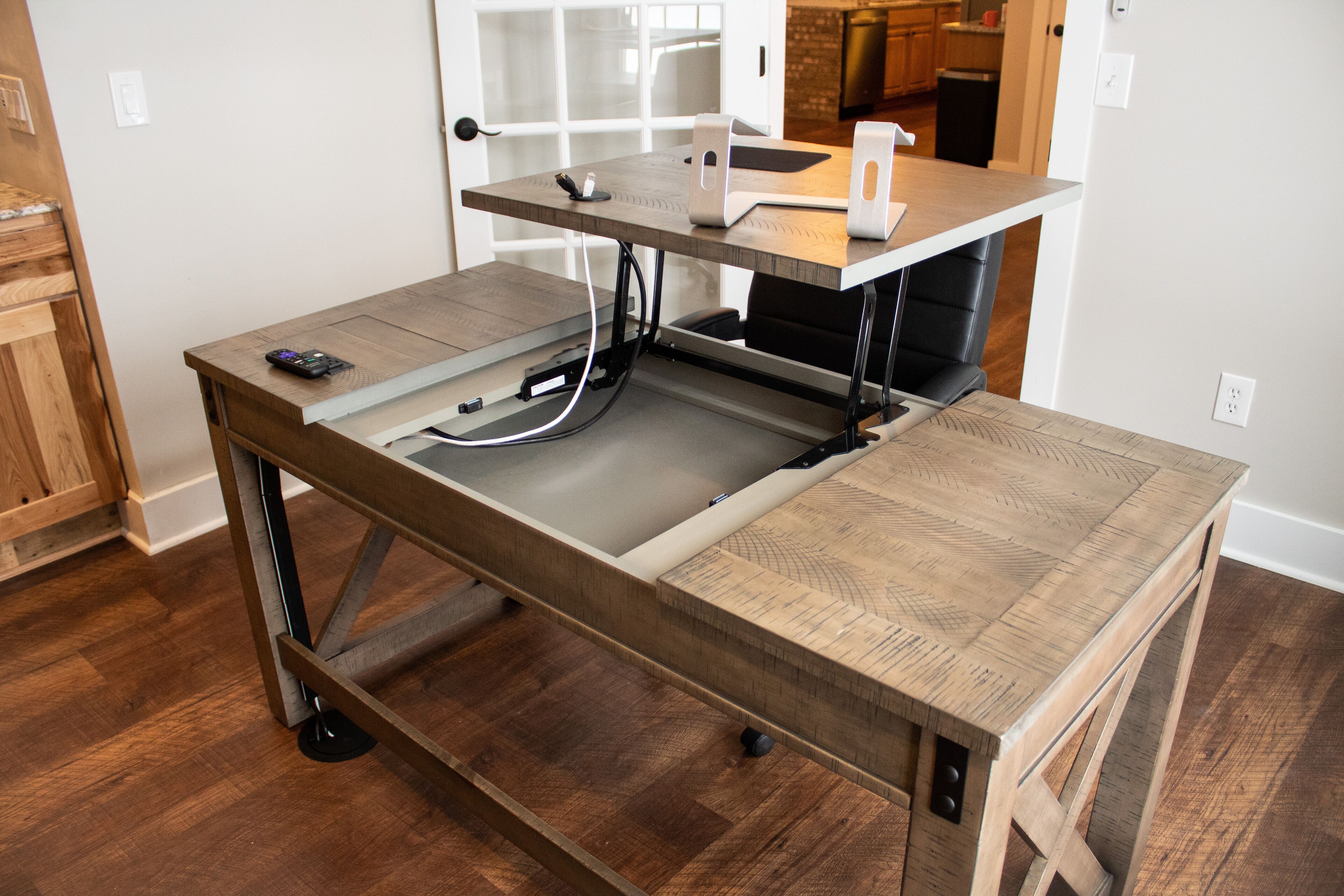 2 Bedroom Townhouse, Airport, Home Office 