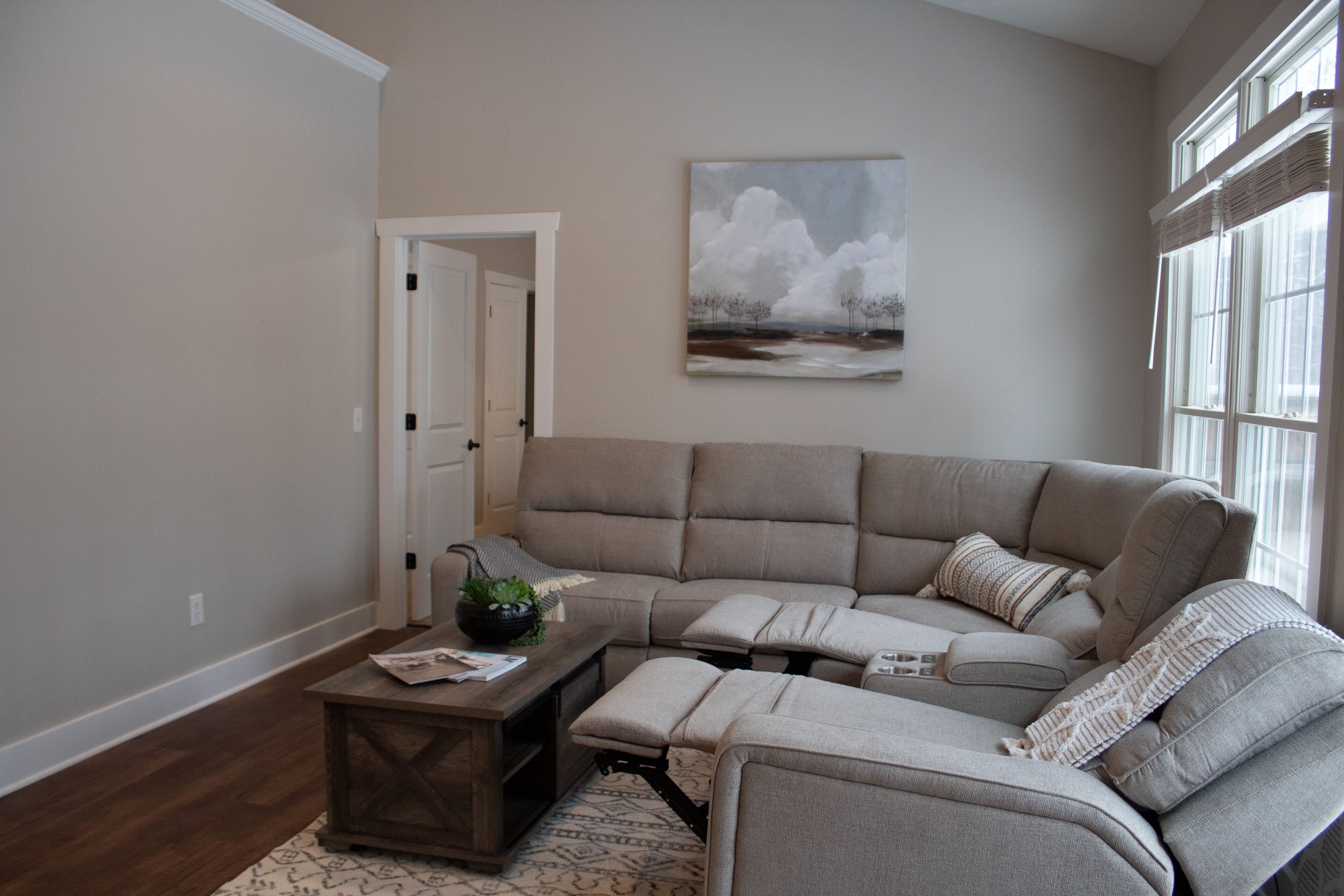 2 Bedroom Townhouse, Airport, Home Office 