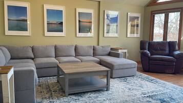 Smart-TV, Kamin, Videothek