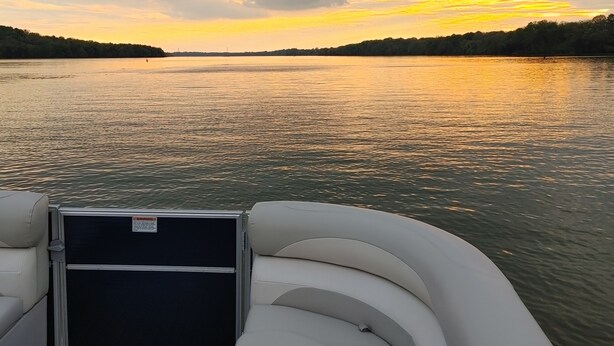 A boat's interior with seating and a control panel. - Lakefront Home w/ Dock on Old Hickory Lake (Gallatin)