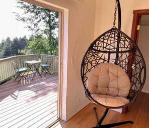 Outdoor dining - Contemporary House with Ocean View Decks (Shelter Cove)