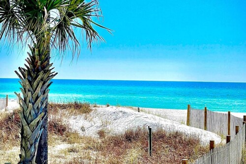 Beach Townhome Retreat - Pools, Hot Tub & Private Beach Access, Sleeps 8
