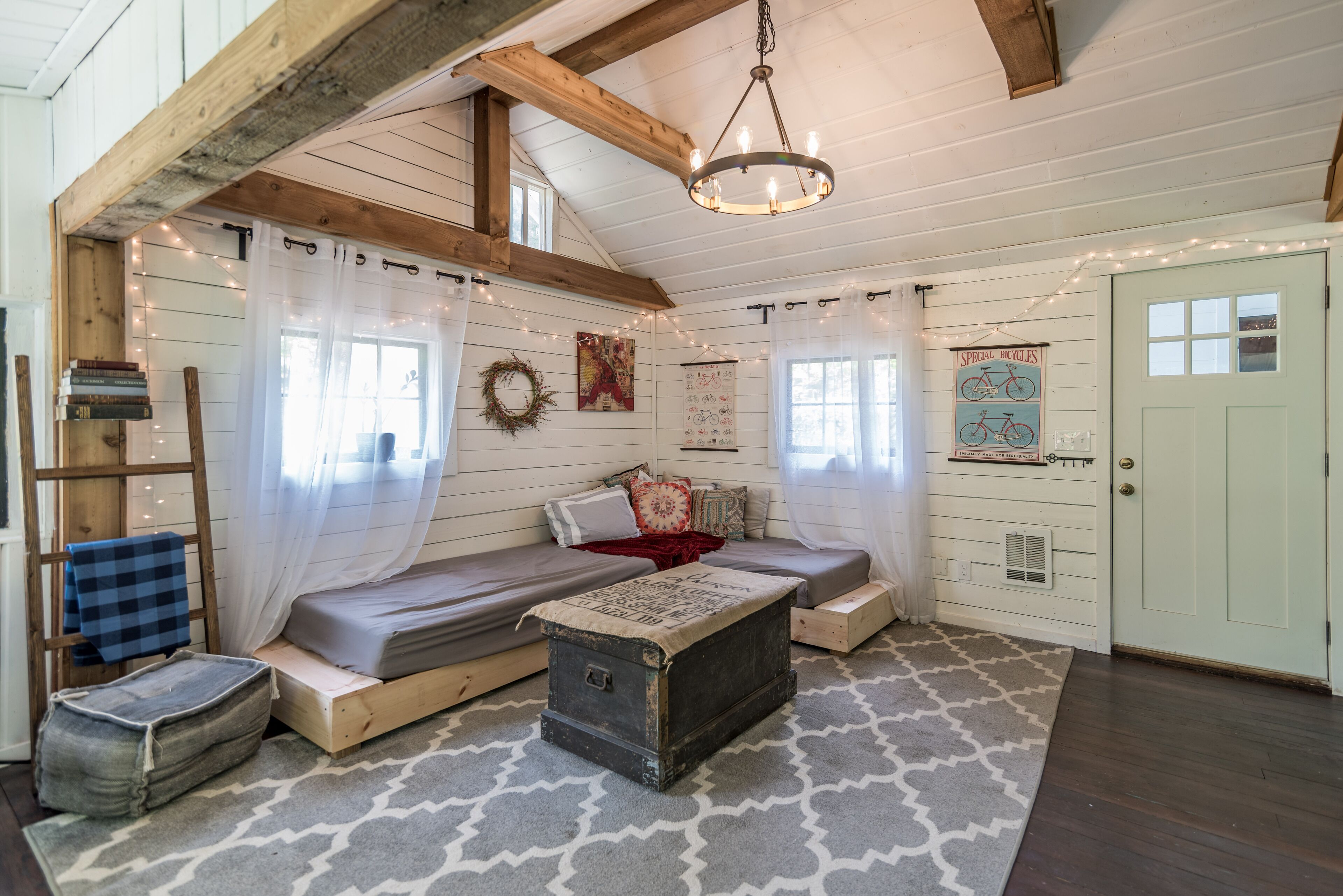 RIVERSIDE Cottage on the East Fork Lewis River