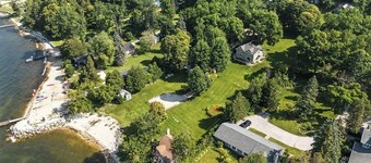 Sturgeon Bay Waterfront! Thenell's Beach House