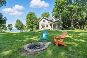 Property grounds - Updated Door County Lake House | Sunsets, Fire Pit, Family-Friendly (Sturgeon Bay)