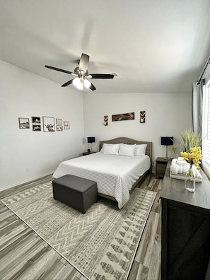 3 bedrooms, iron/ironing board, free WiFi, bed sheets - New Modern home w/RV access and Garage Access.  (Yuma)
