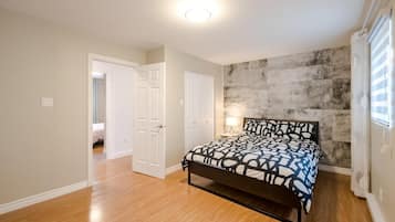 3 slaapkamers, een strijkplank/strijkijzer, gratis wifi, beddengoed