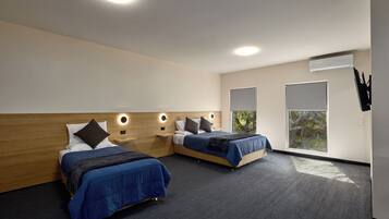 Standard Room, Multiple Beds, Mobility Accessible, Non Smoking
