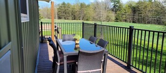 Lions Head · Family friendly cottage ☆walking distance to beach