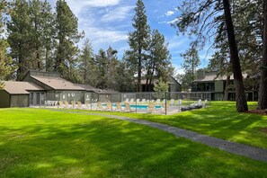 Property grounds - Delightful escape near downtown with shared pool/hot tub, rec room, & large deck (Sisters)