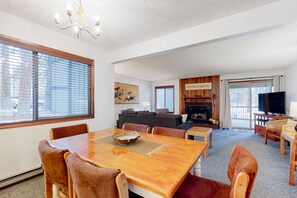 Dining - Delightful escape near downtown with shared pool/hot tub, rec room, & large deck (Sisters)