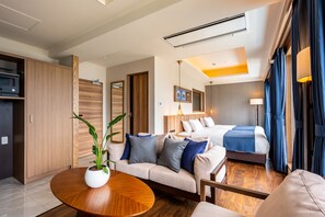 Executive Suite, 2 Beds, Non-Smoking, Seaview | Tempur-Pedic beds, desk, free WiFi - St.maire ZAMAMI (Zamami)