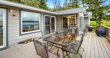 Waterfront home on Saratoga Passage with amazing view, deck & beach access