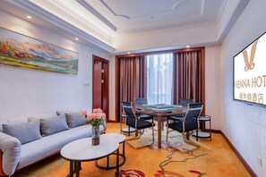 Room - Vienna Hotel (Gaozhou Chengdong Passenger Station) (Gaozhou)