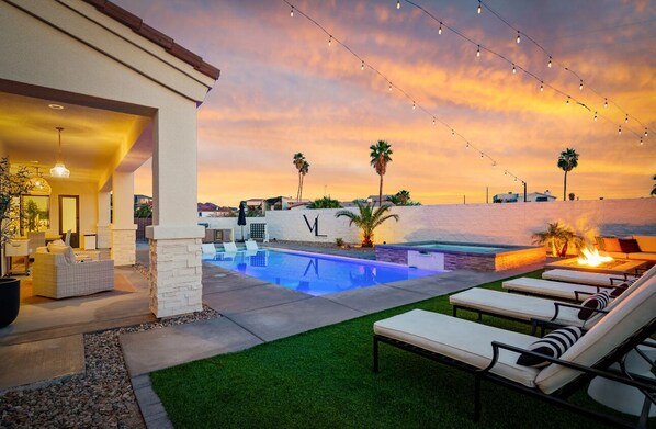Outdoor pool, a heated pool