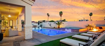 Luxury Lakeviews, heated pool, spa & firepit near Havasu Riviera Marina