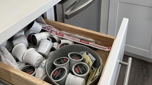 Kaffetrakter/tekoker, kjøleskap, mikrobølgeovn og ovn