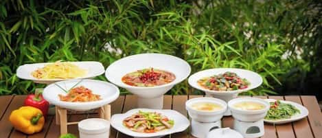 Tempat makan outdoor