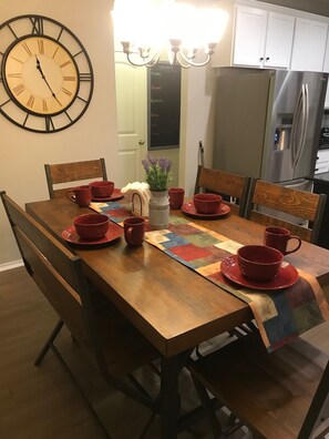 Dining - Luxury 4 BR home w/ Pool, Large Game Room, near Seaworld/Six Flags (Cobbl.) (San Antonio)