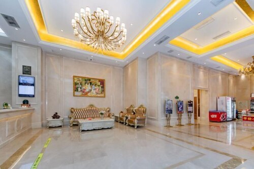 Vienna International Hotel Hunan Yiyang Nanxian Grand World Branch