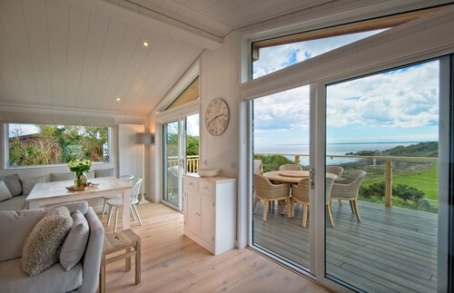 Muir Lodge -  a lodge that sleeps 6 guests  in 3 bedrooms