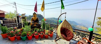 CASA ARHAN LUXURY PENTHOUSE-3MINS from MALL ROAD