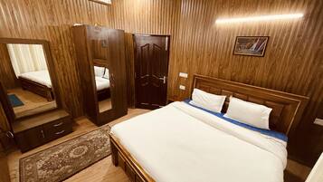 4 chambres, fer et planche à repasser, Wi-Fi, draps fournis