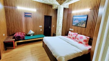 4 makuuhuonetta, silitysrauta/-lauta, Wi-Fi, vuodevaatteet