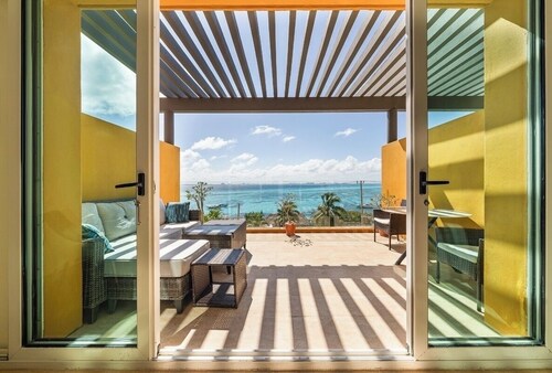 Ocean View / 1 bedroom condo with Infinity pool