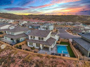 House, 5 Bedrooms | Exterior