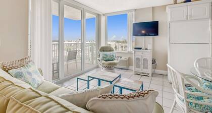 Beach Front, 8th Floor Island View! Pool, Tennis, Pickleball & Over $150 of Free Daily Activities!