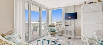 Beach Front, 8th Floor Island View! Pool, Tennis, Pickleball & Over $150 of Free Daily Activities!