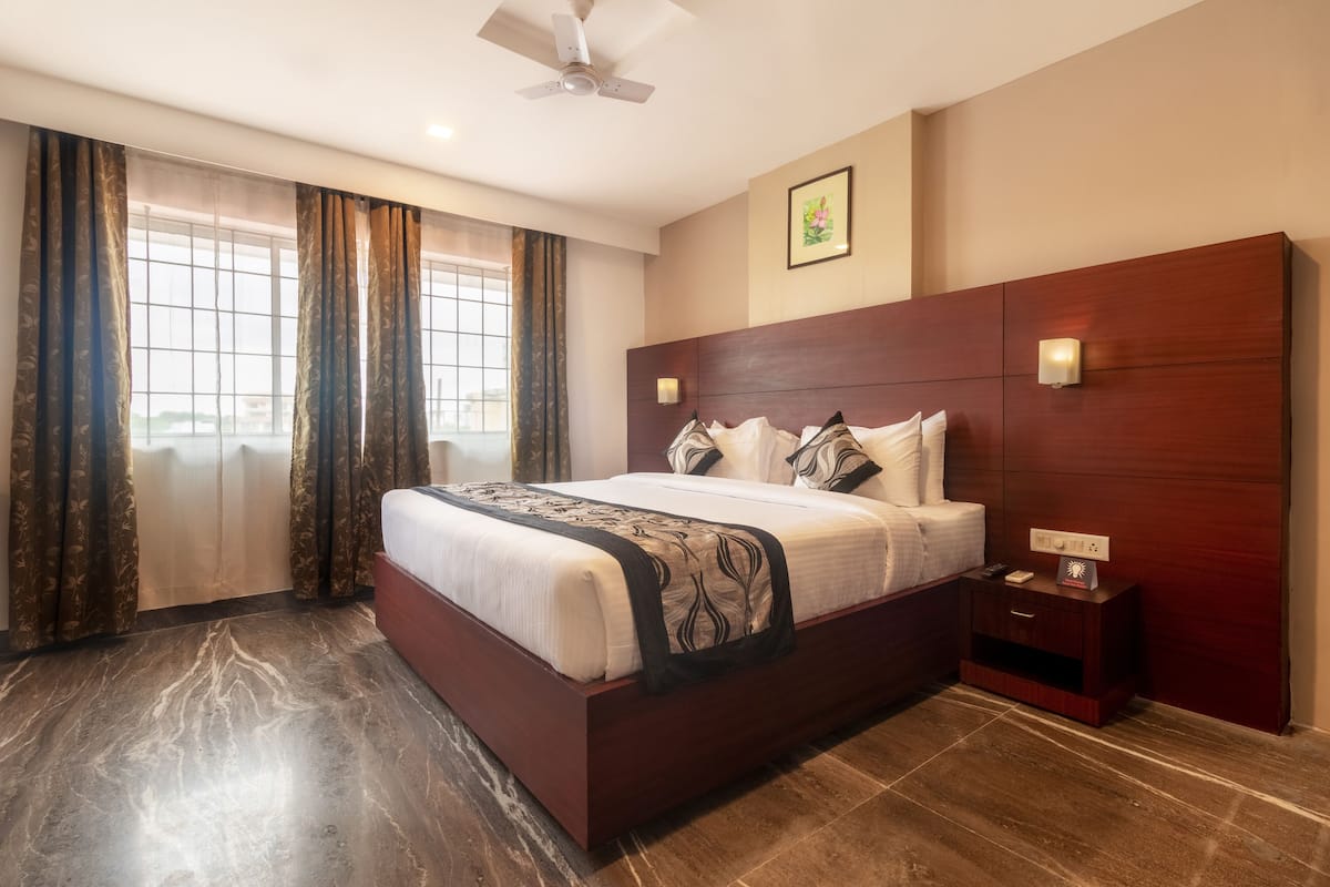 Executive-Zimmer | Hochwertige Bettwaren, Schreibtisch, schallisolierte Zimmer