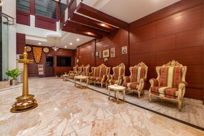 Lobby sitting area - Zip By Spree Hotels Mangala Towers Thrissur (Thrissur)