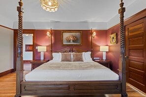 7 多间卧室、办公桌、免费 WiFi、床单