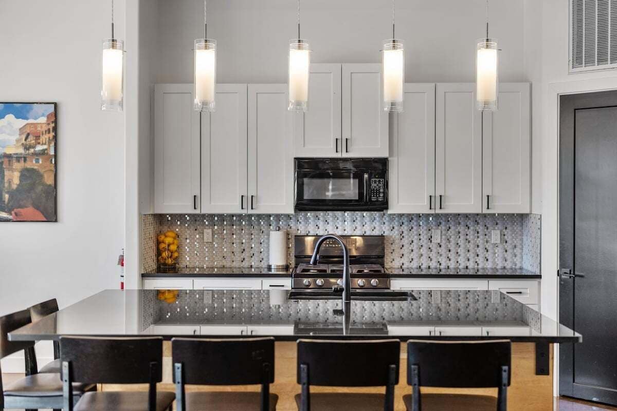 雪櫃、微波爐、焗爐、爐具